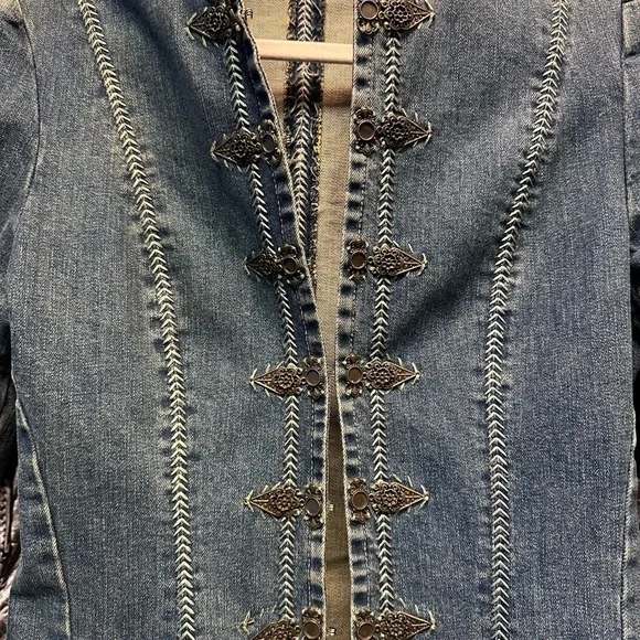 Sold - Picture 4 of 13